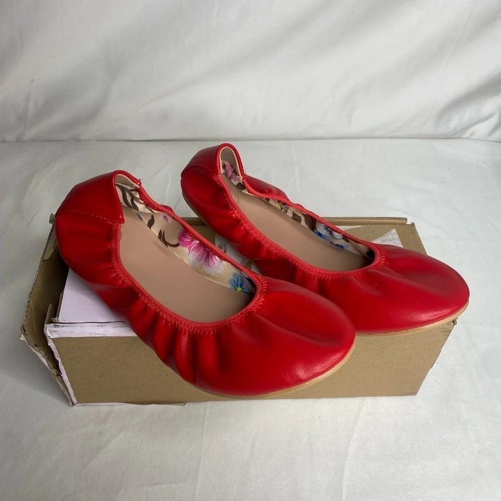 JOURNEE COLLECTION Womens Red Scrunch Style Lindy Round Toe Slip On Flats 8M